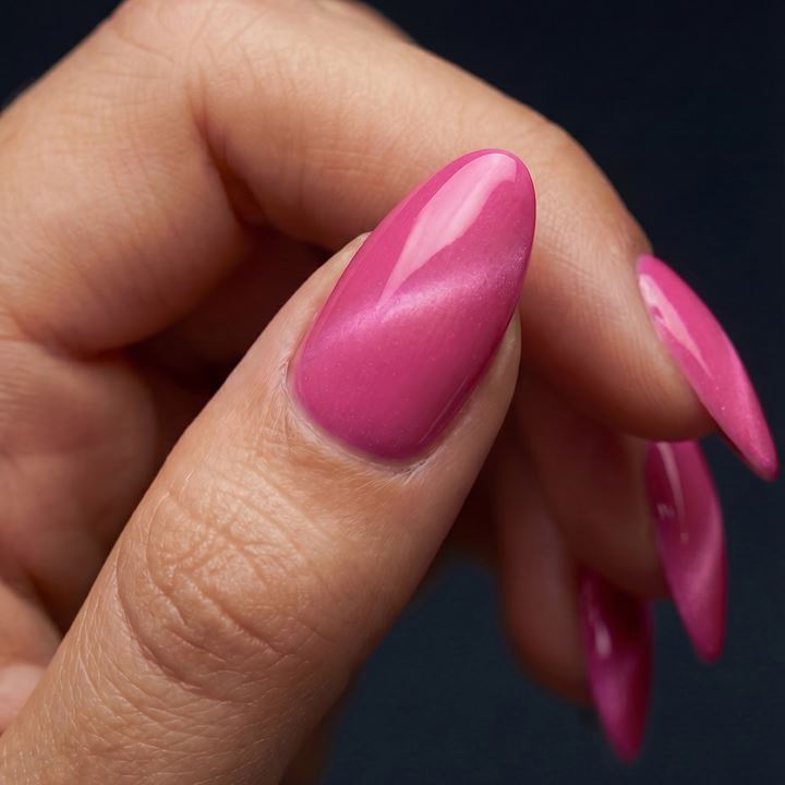 LOVE IN THIS CLUB 10ml (Soft Cat Eye)