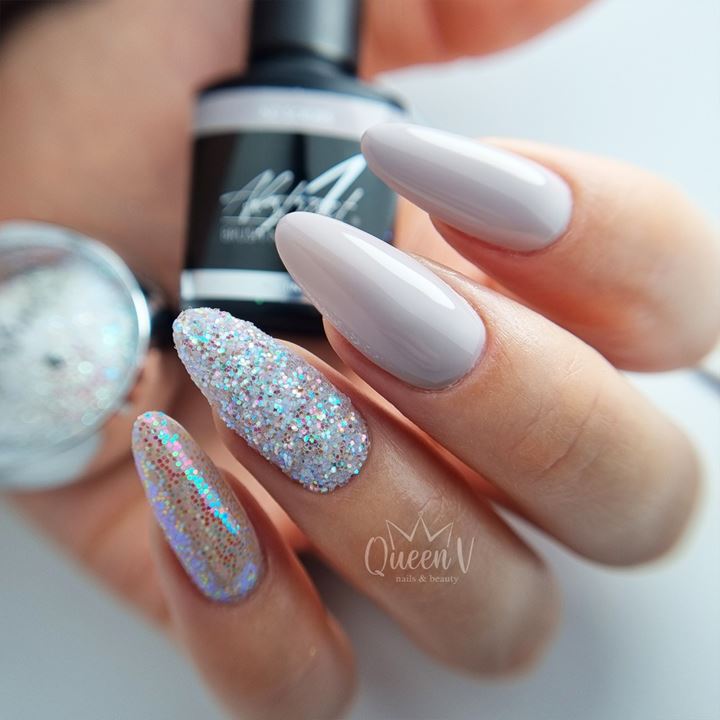 BNC9 Glitter BUSTA (Marshmellow Dreams)