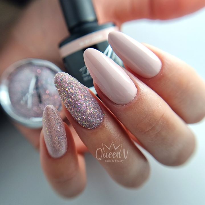 BNC9 Glitter MAKE YOU MINE (Strike A Pose)