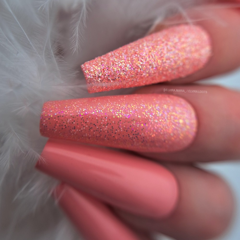 BNC14 Glitter HOLDING BACK (Simply Red)